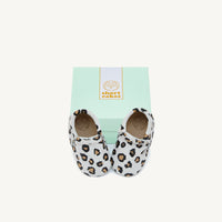 Load image into Gallery viewer, sunny leopard baby moccasins